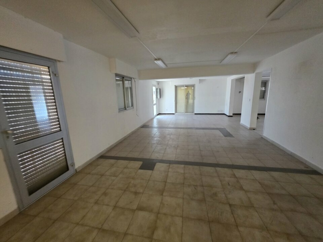 Photo 8 – location Entrepôts / activités	CARROS (06510)