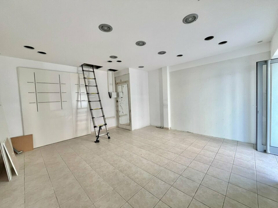Photo 4 – vente Locaux commerciaux	SAINT RAPHAEL (83700)