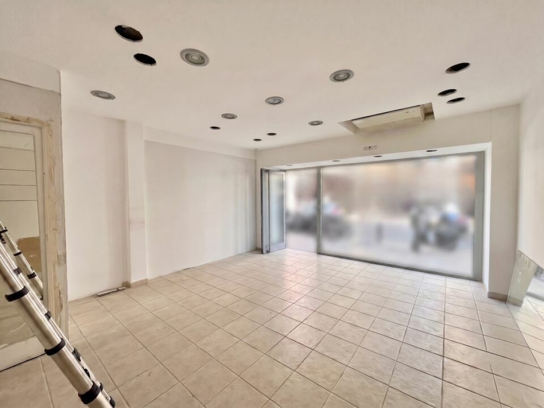 Photo 2 – vente Locaux commerciaux	SAINT RAPHAEL (83700)