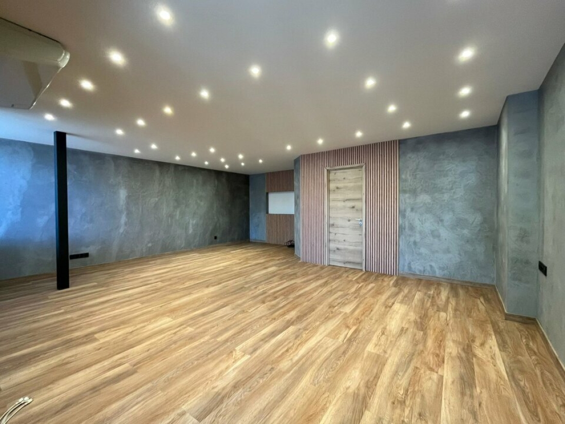 Photo 3 – location Locaux commerciaux	 (06560)