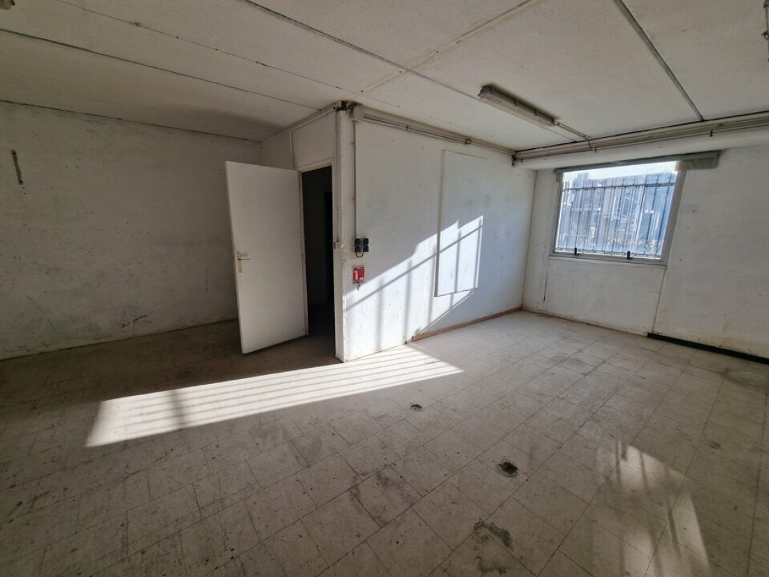 Photo 4 – location Entrepôts / activités	CARROS (06510)