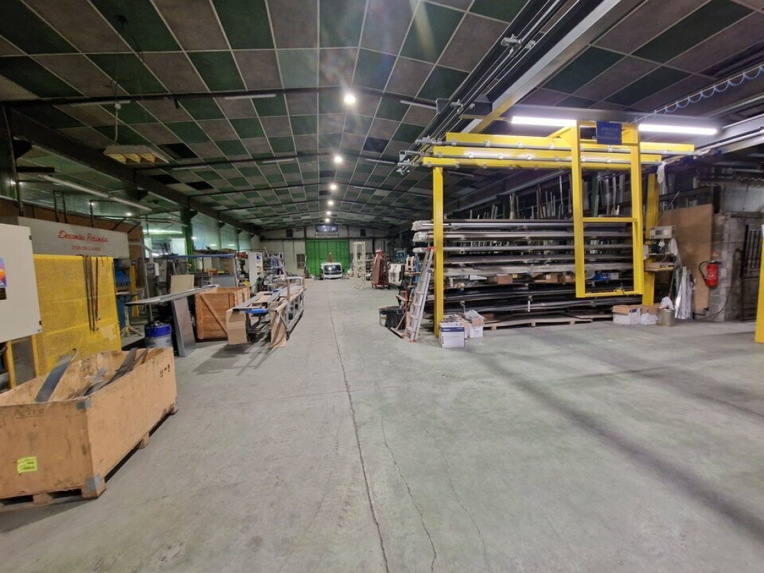 Photo 2 – location Entrepôts / activités	CONTES (06390)
