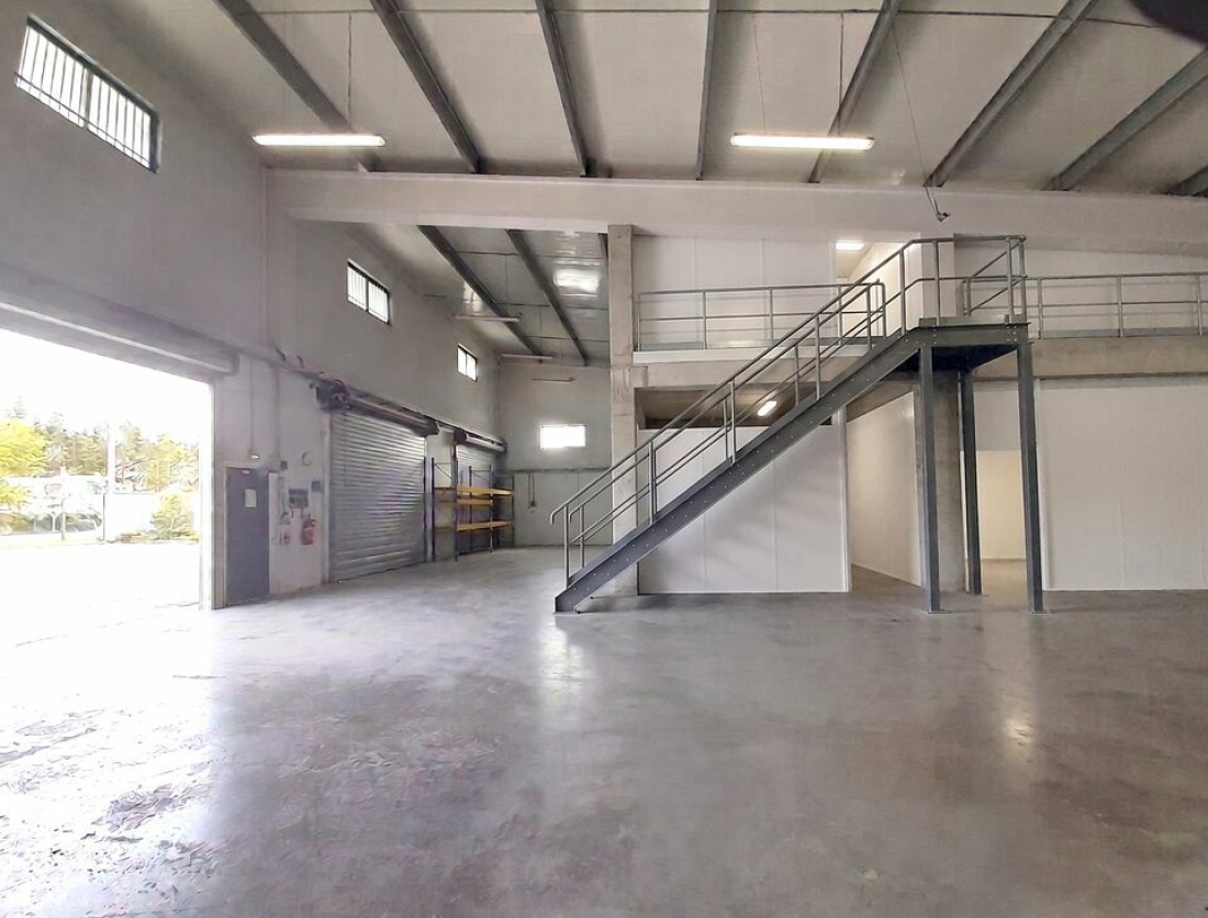 Photo 2 – location Entrepôts / activités	MOUGINS (06250)