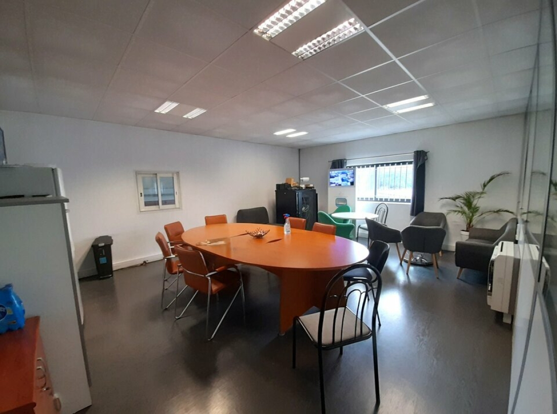 Photo 7 – location Entrepôts / activités	MOUGINS (06250)