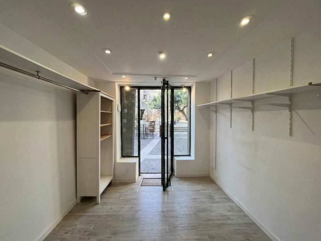 Photo 2 – location Locaux commerciaux	FREJUS (83600)