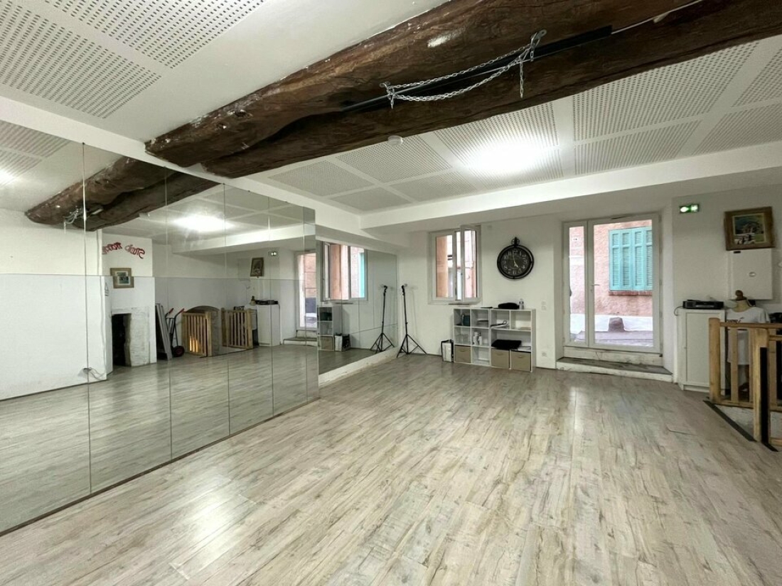 Photo 1 – location Locaux commerciaux	FREJUS (83600)