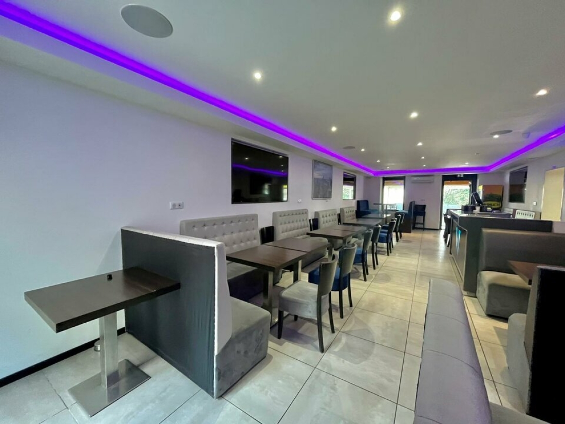 Photo 1 – vente Locaux commerciaux	LE LUC (83340)