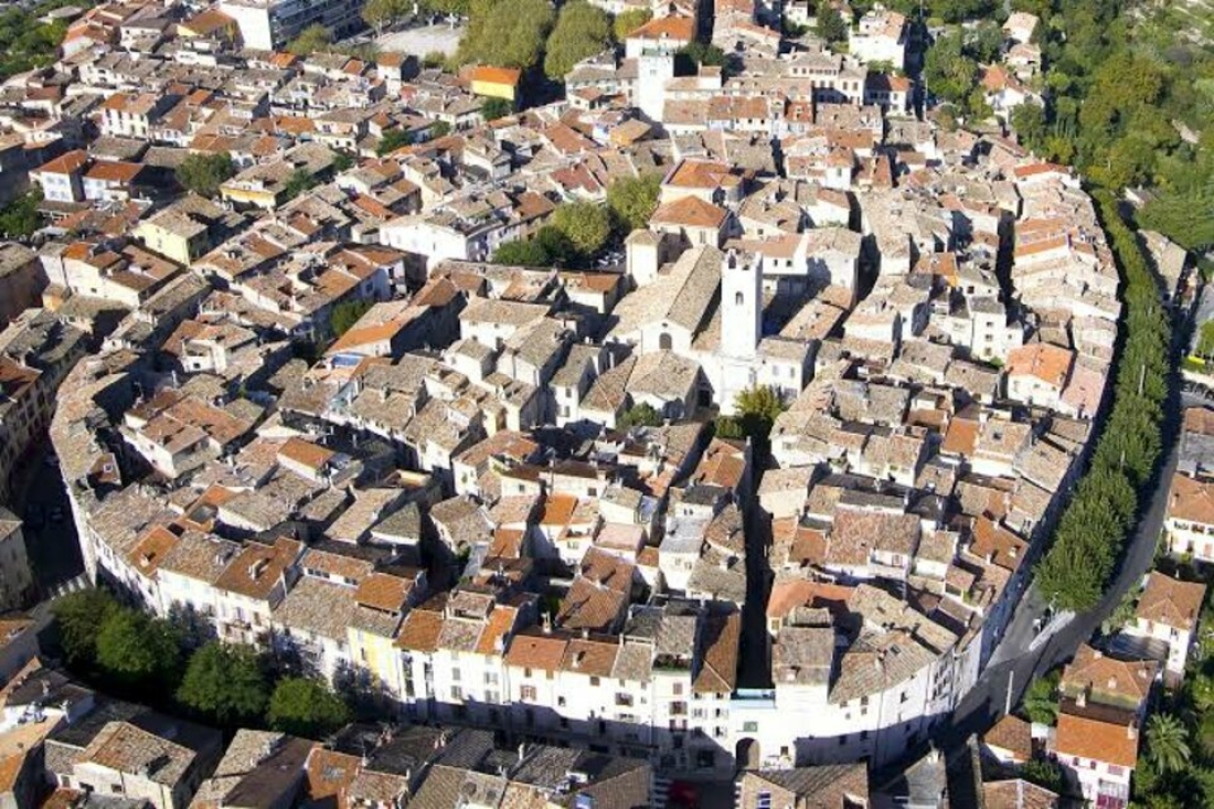 Photo 2 – cession de bail Locaux commerciaux	VENCE (06140)