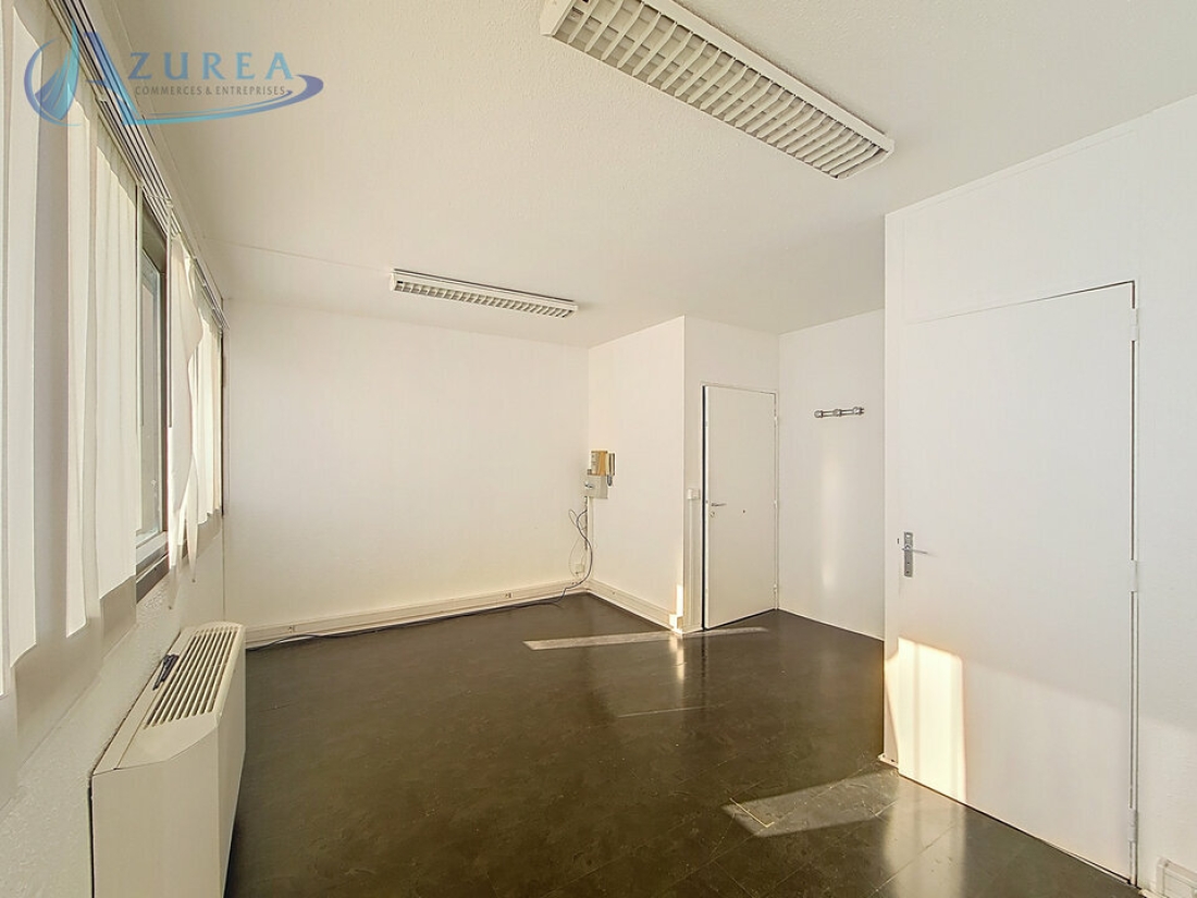 Photo 1 – location bureaux	SAINT LAURENT DU VAR (06700)