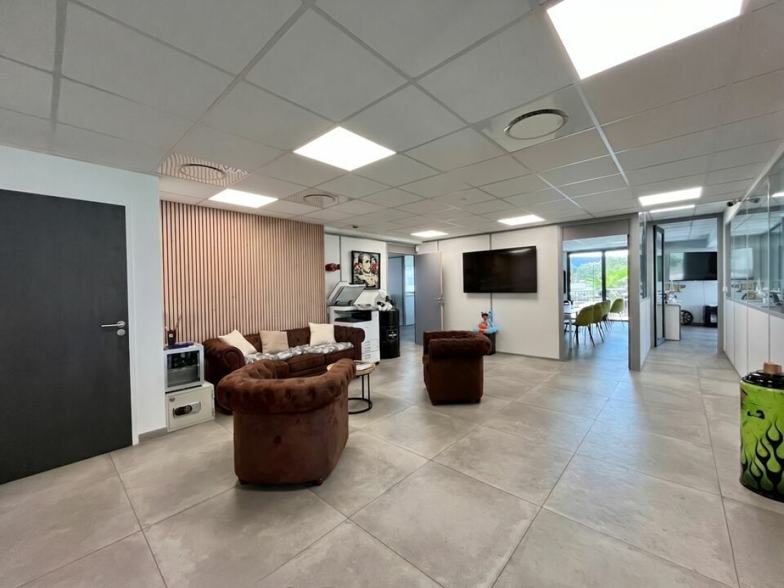 Photo 1 – location bureaux	FREJUS (83600)