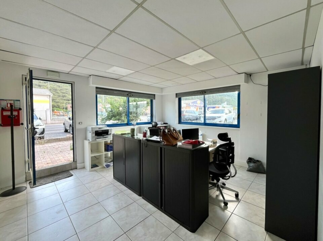 Photo 5 – location Entrepôts / activités	SAINT MAXIMIN LA SAINTE BAUME (83470)