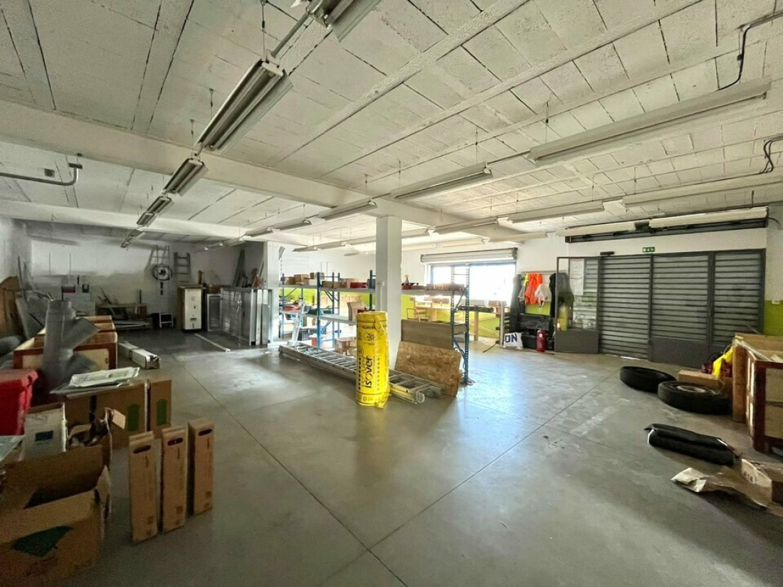 Photo 1 – location Entrepôts / activités	SAINT MAXIMIN LA SAINTE BAUME (83470)