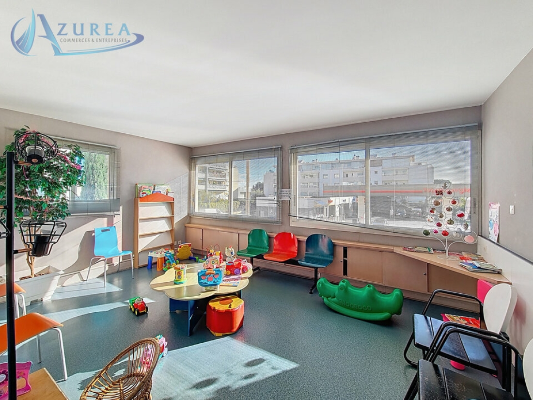 Photo 2 – vente bureaux	SAINT LAURENT DU VAR (06700)