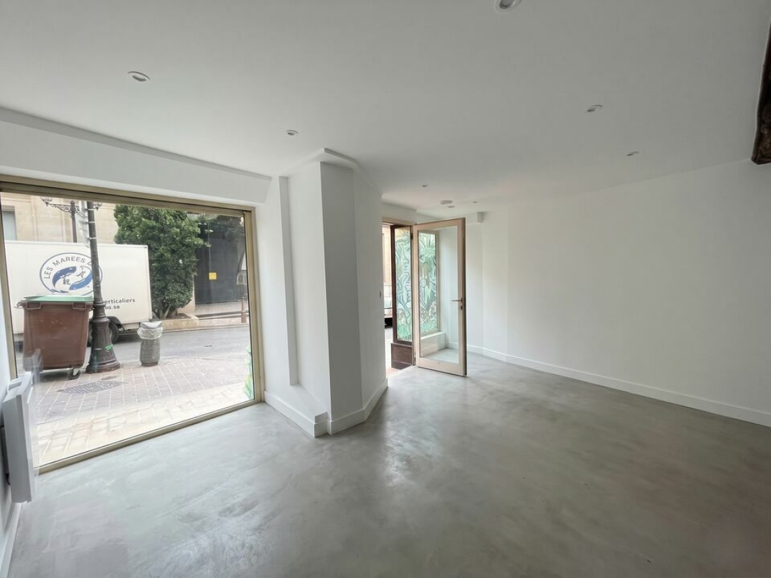 Photo 2 – location Locaux commerciaux	DRAGUIGNAN (83300)