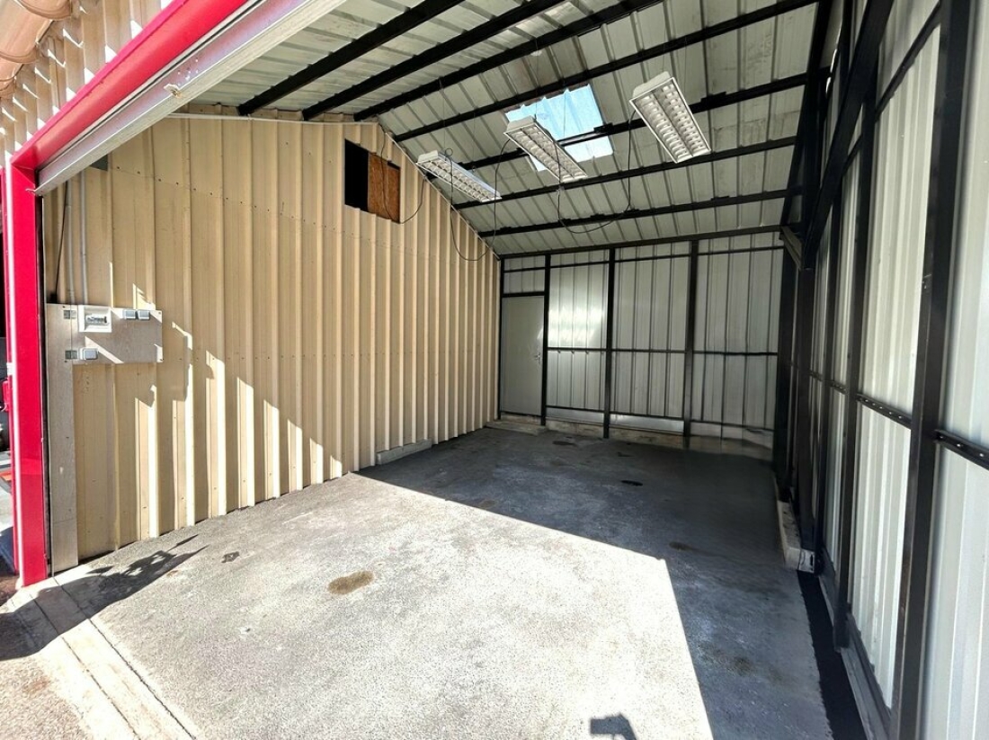 Photo 1 – location Entrepôts / activités	CAGNES SUR MER (06800)