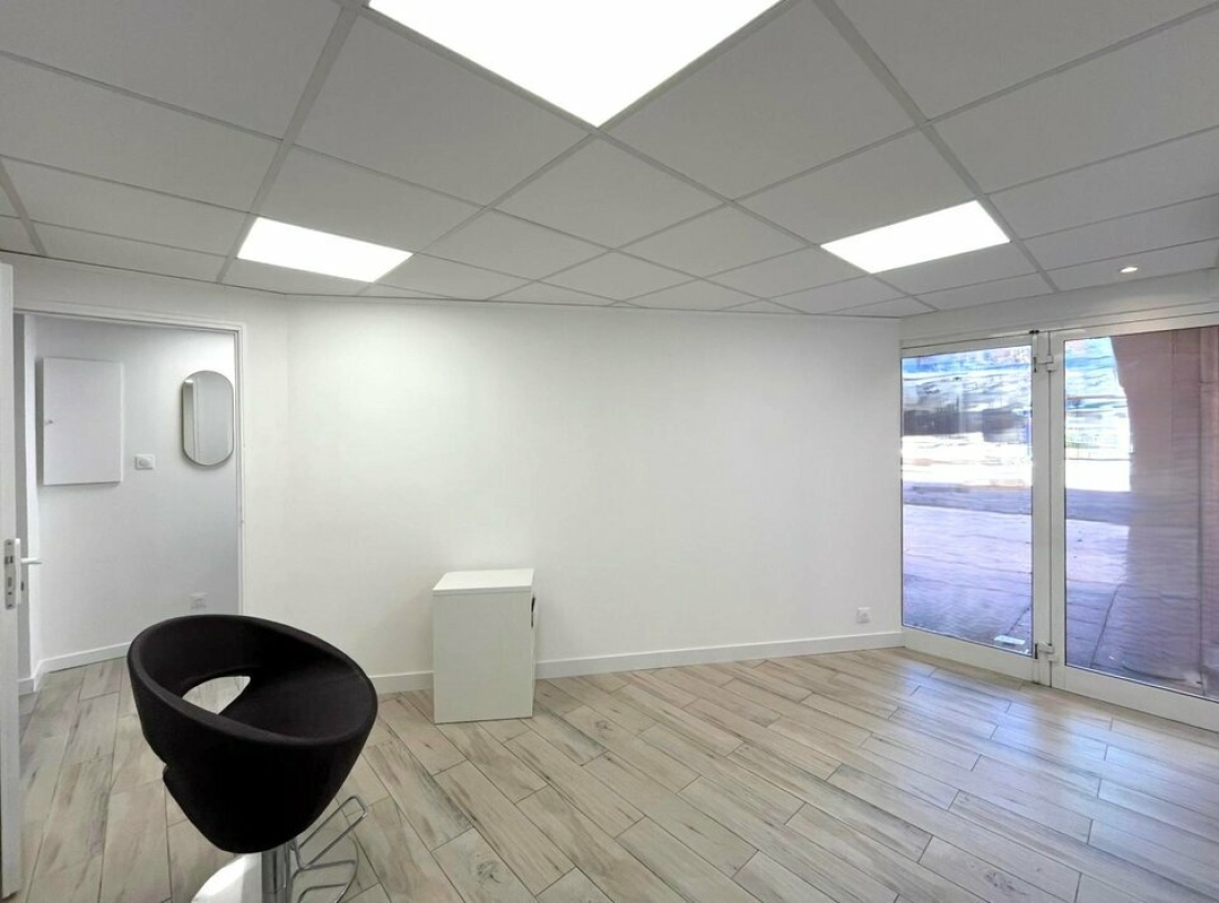 Photo 1 – location bureaux	FREJUS (83600)