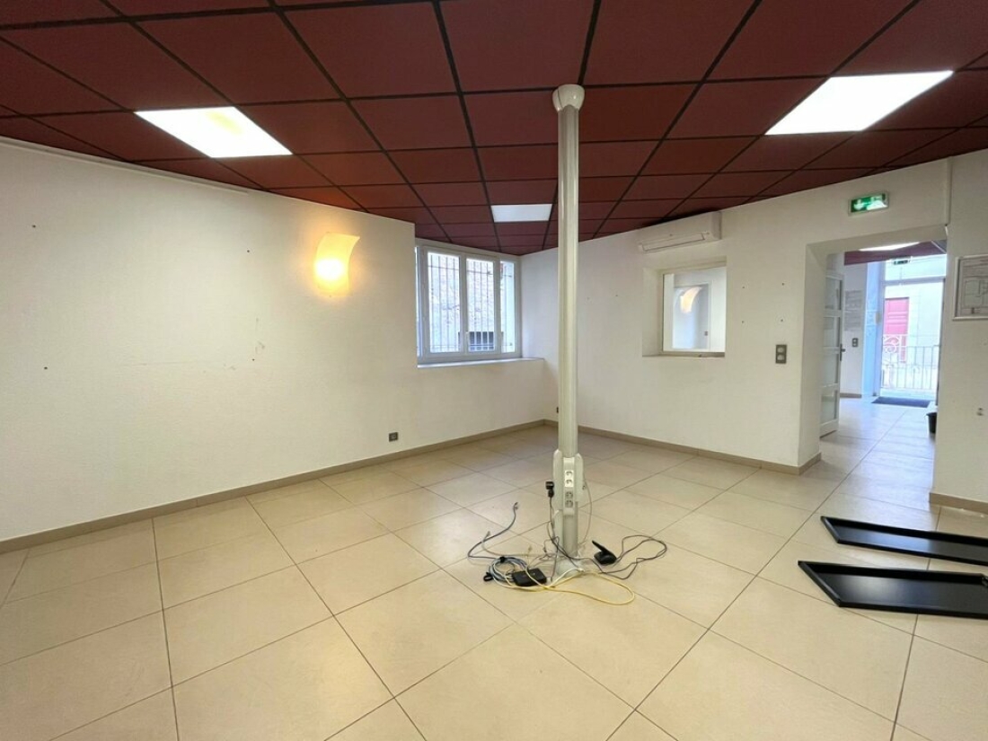 Photo 2 – vente Locaux commerciaux	LE LUC (83340)