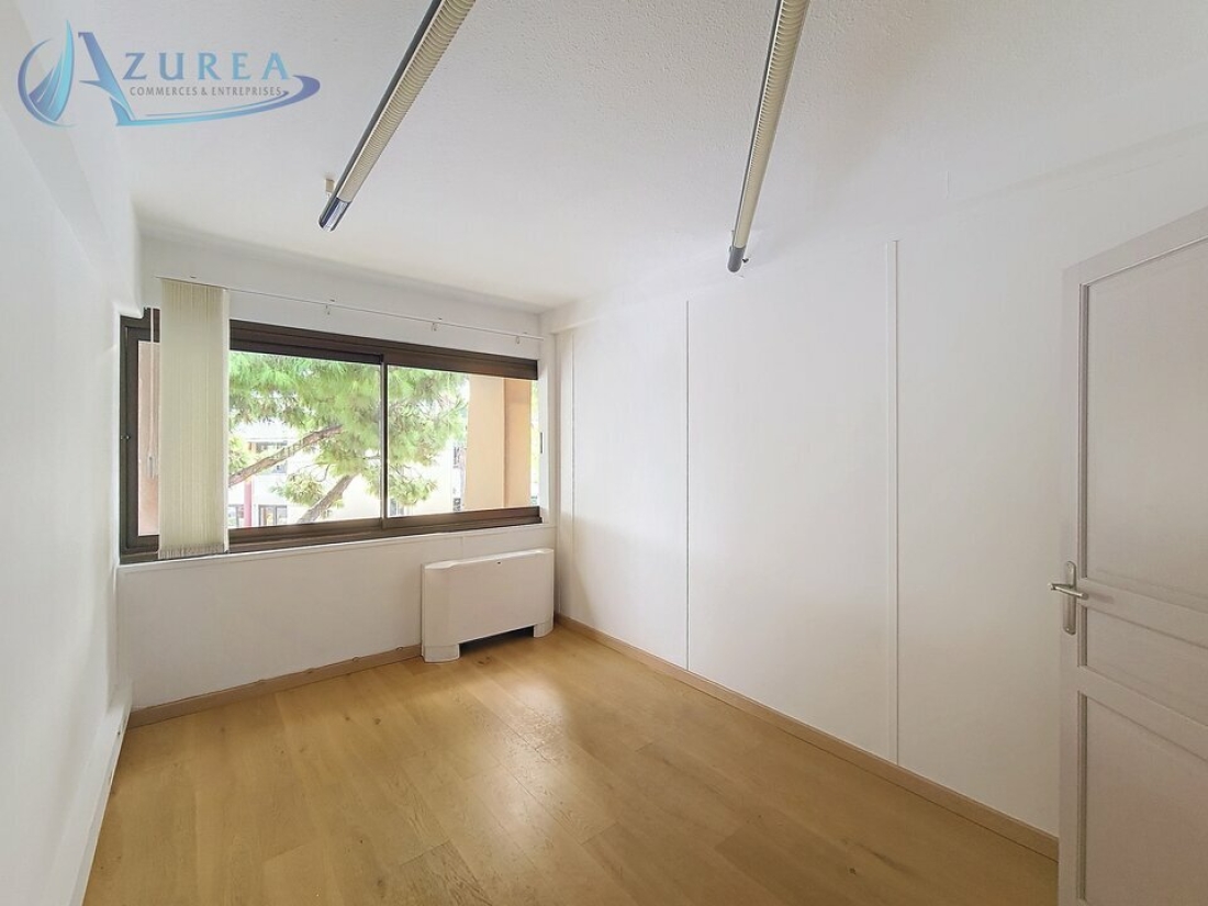 Photo 2 – location bureaux	SAINT LAURENT DU VAR (06700)