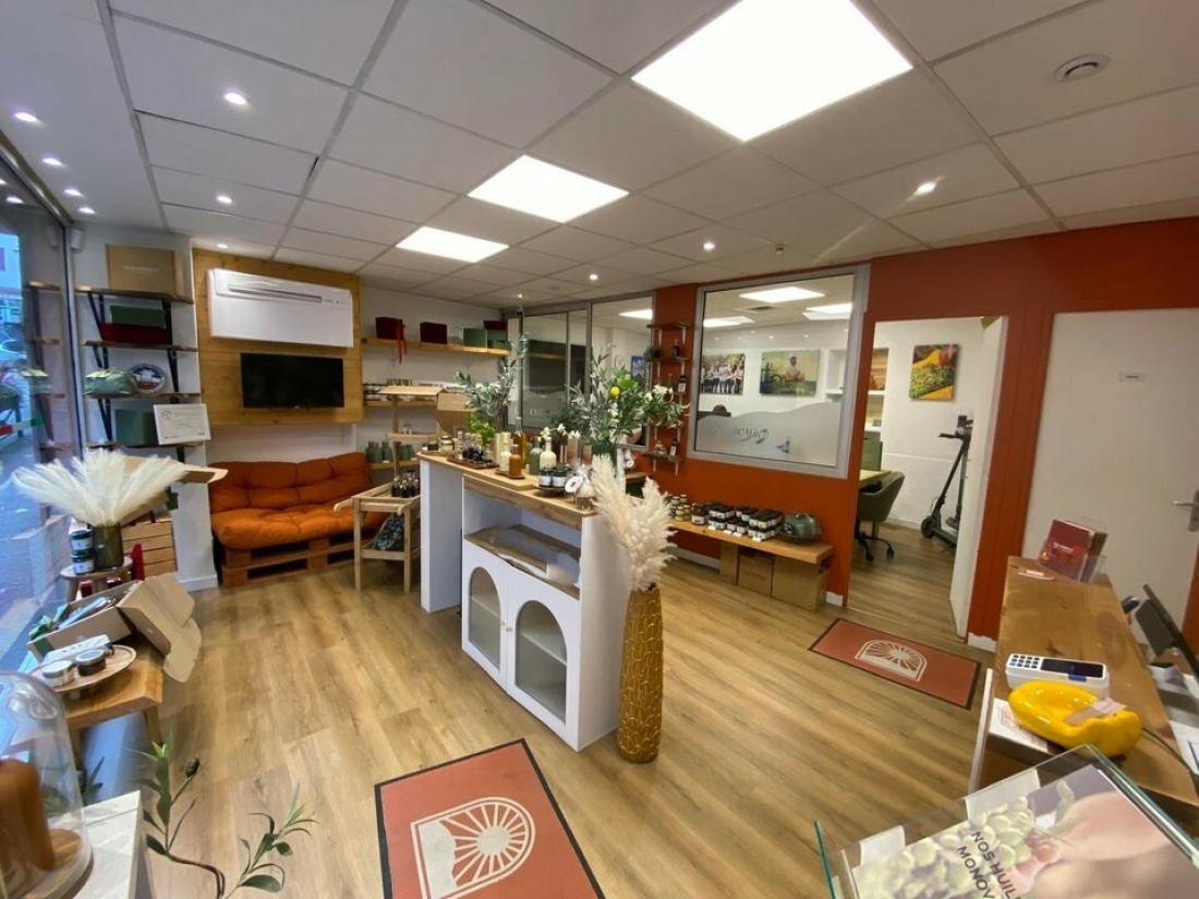 Photo 3 – location Locaux commerciaux	SAINT LAURENT DU VAR (06700)