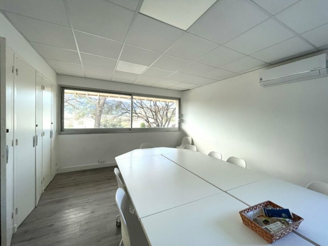 Photo 8 – location Locaux commerciaux	LA ROQUETTE SUR SIAGNE (06550)