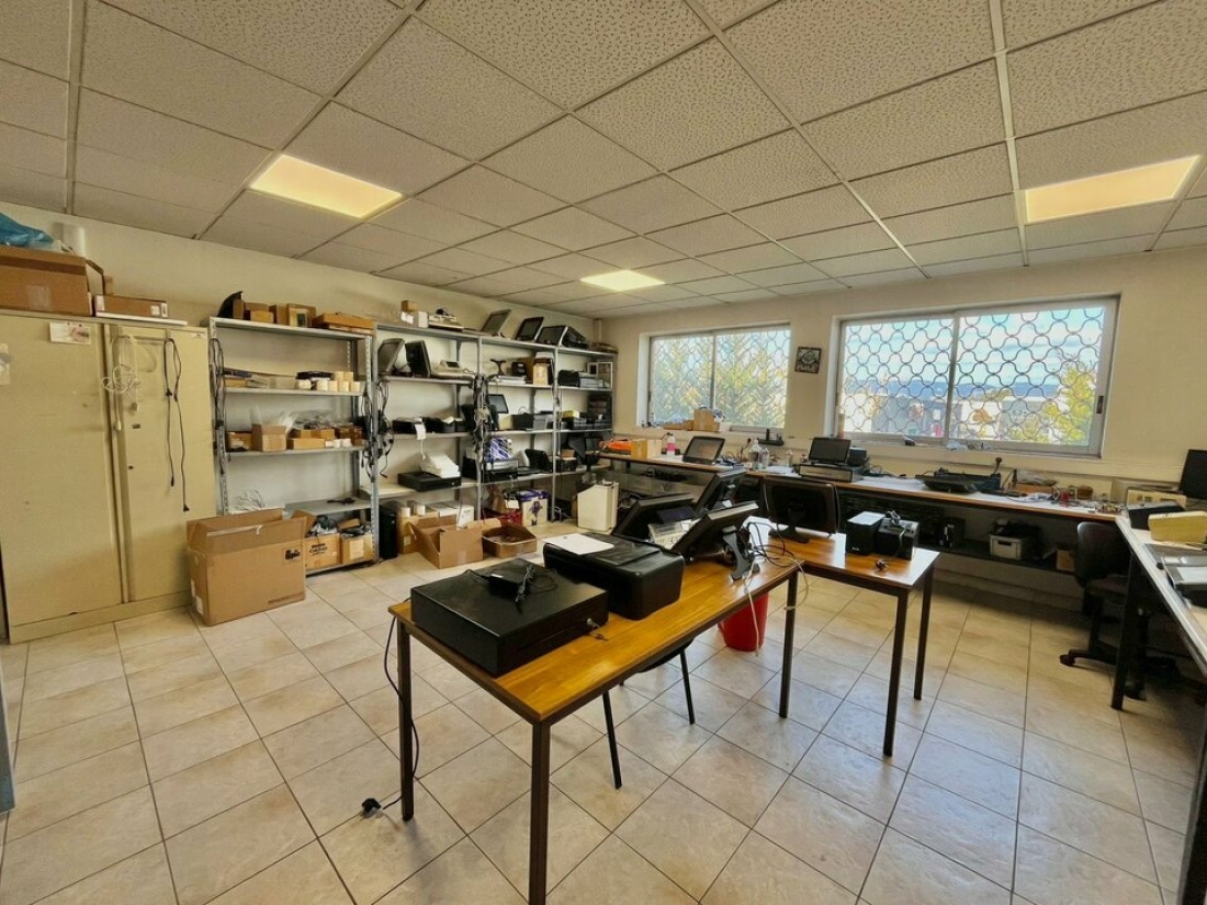 Photo 5 – vente bureaux	FREJUS (83600)