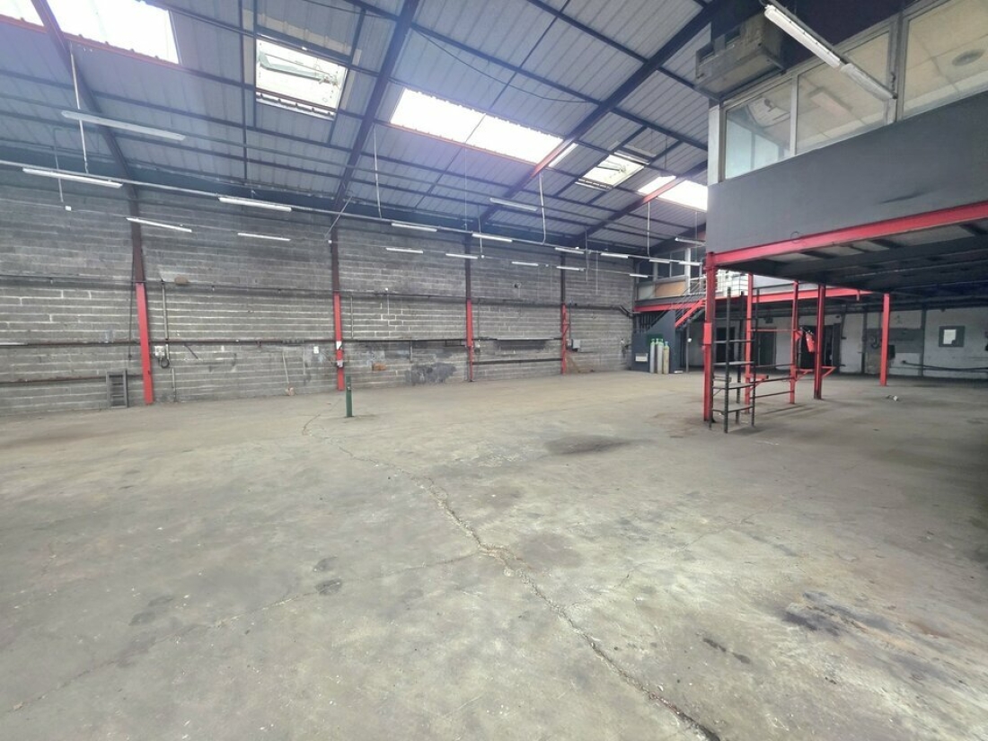 Photo 3 – location Entrepôts / activités	ANTIBES (06600)