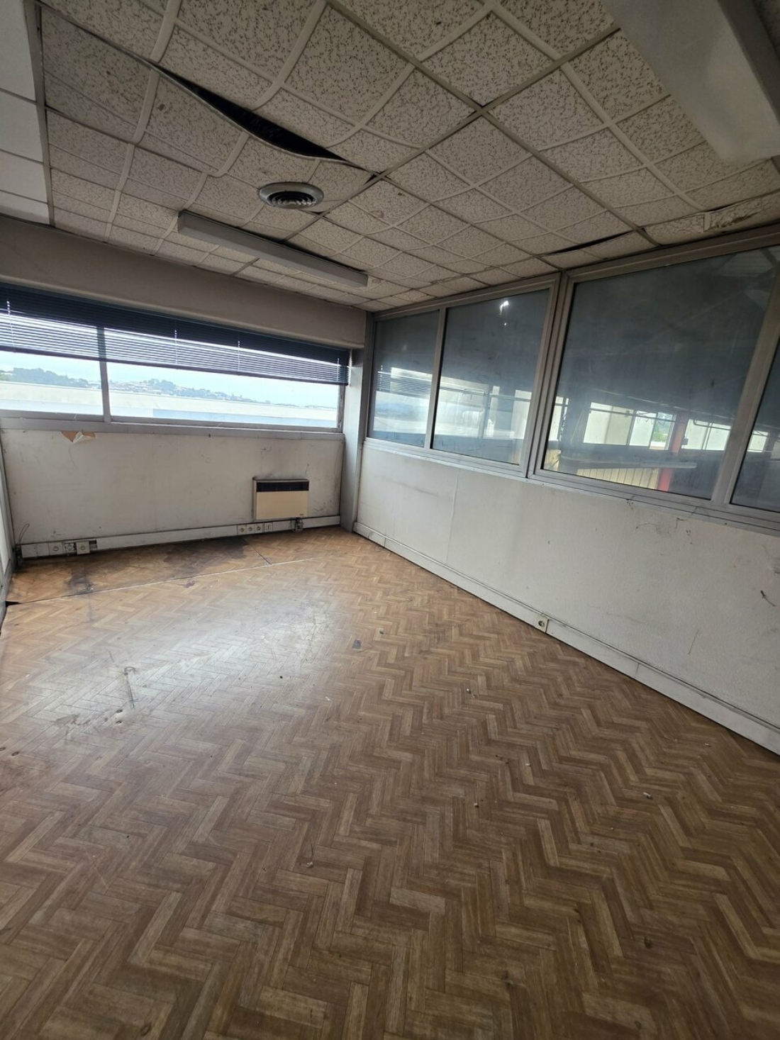 Photo 8 – location Entrepôts / activités	ANTIBES (06600)