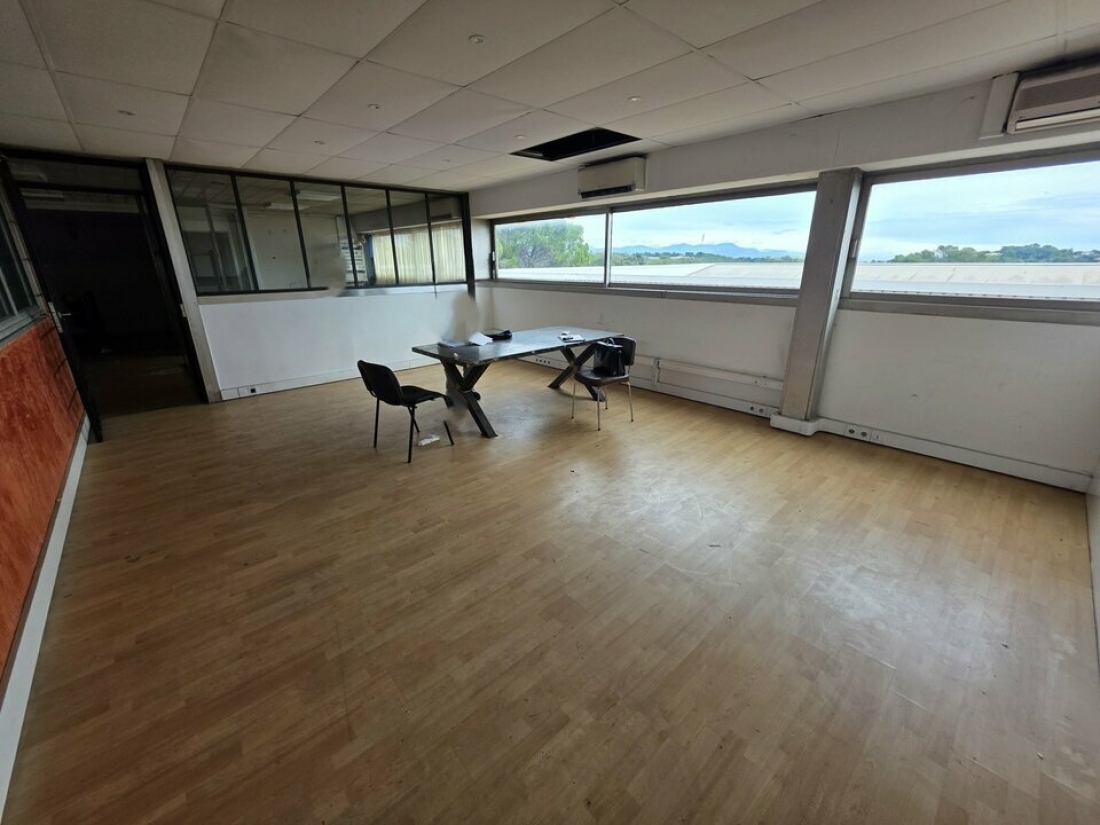 Photo 9 – location Entrepôts / activités	ANTIBES (06600)