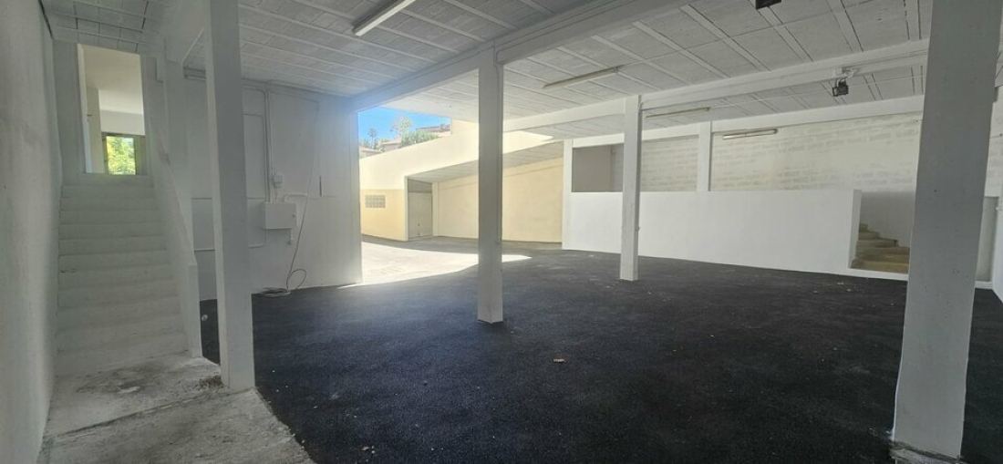 Photo 1 – location Entrepôts / activités	VENCE (06140)