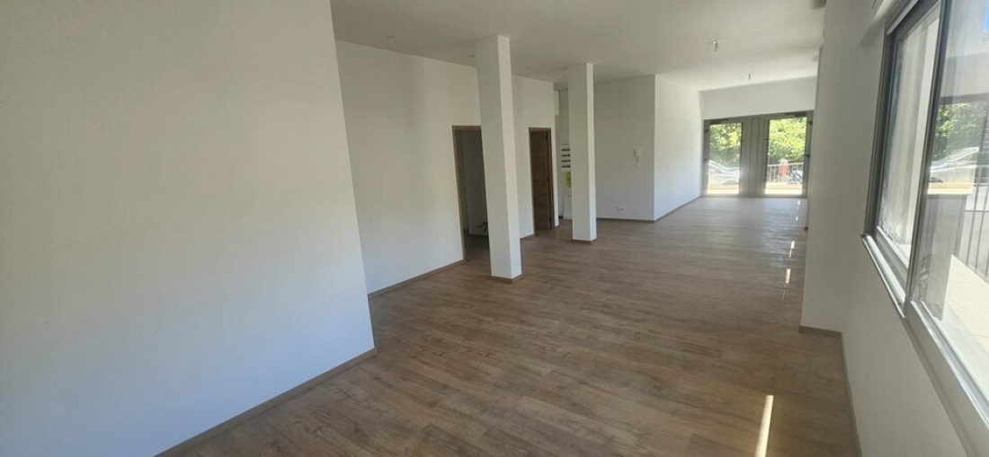 Photo 6 – location Entrepôts / activités	VENCE (06140)