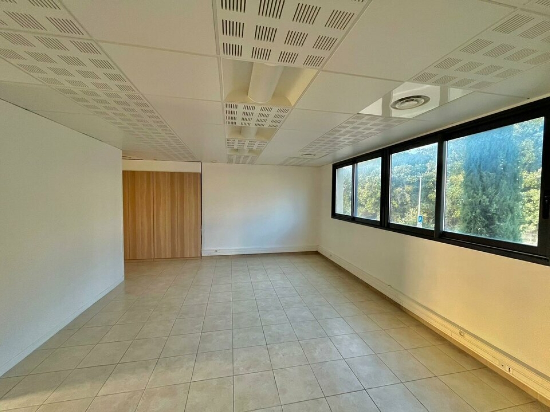 Photo 2 – location bureaux	MOUANS SARTOUX (06370)