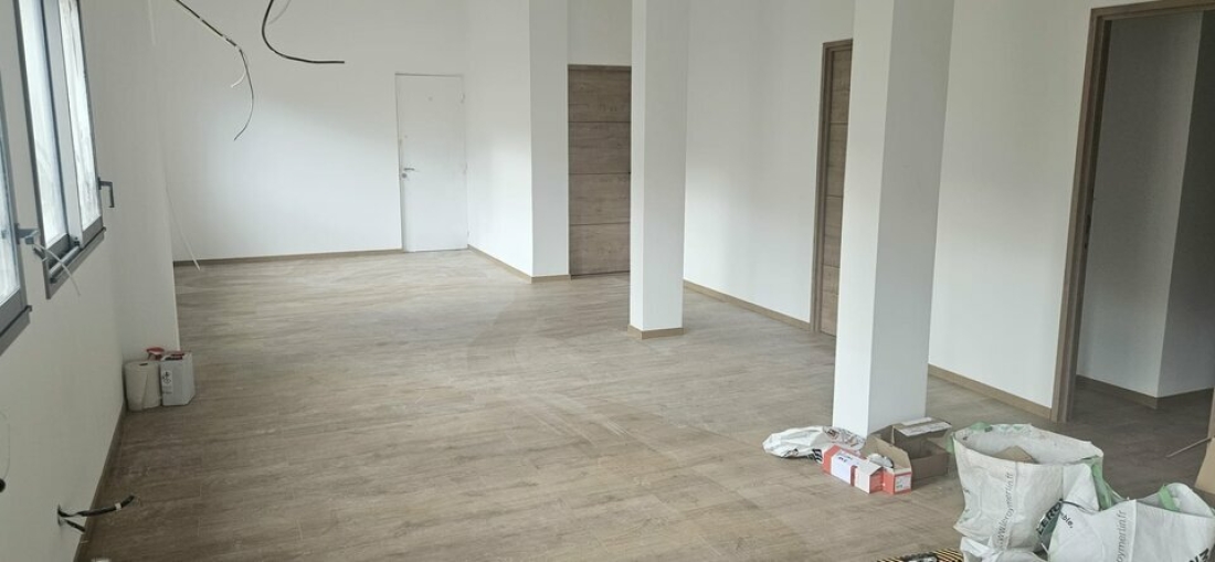 Photo 6 – location Entrepôts / activités	VENCE (06140)