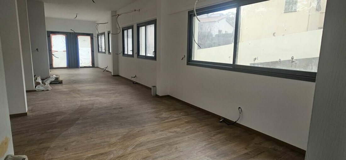 Photo 8 – location Entrepôts / activités	VENCE (06140)