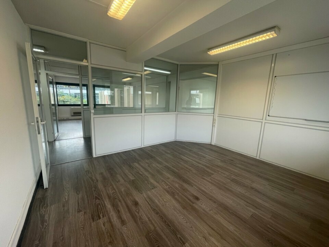 Photo 3 – location bureaux	SAINT LAURENT DU VAR (06700)