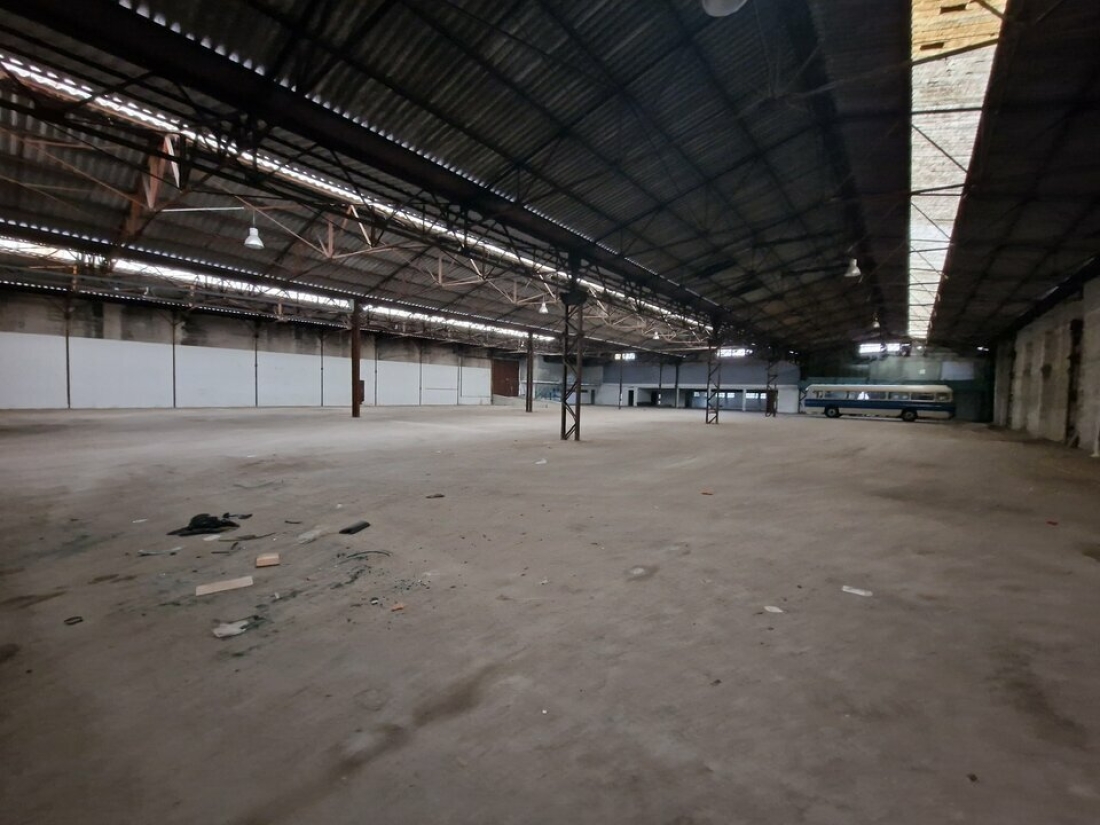 Photo 2 – location Entrepôts / activités	LA TRINITE (06340)