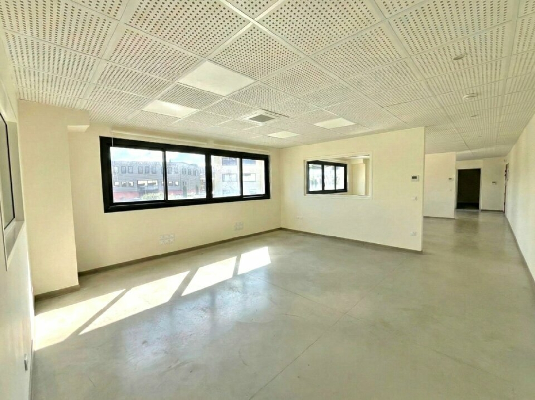 Photo 1 – location bureaux	FREJUS (83600)