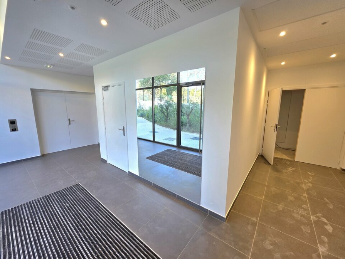 Photo 1 – location bureaux	ANTIBES (06600)