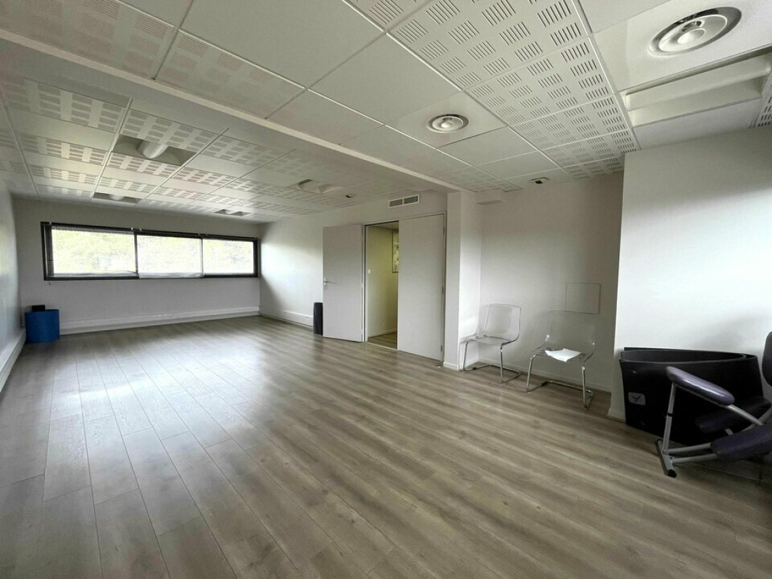 Photo 1 – location bureaux	MOUANS SARTOUX (06370)