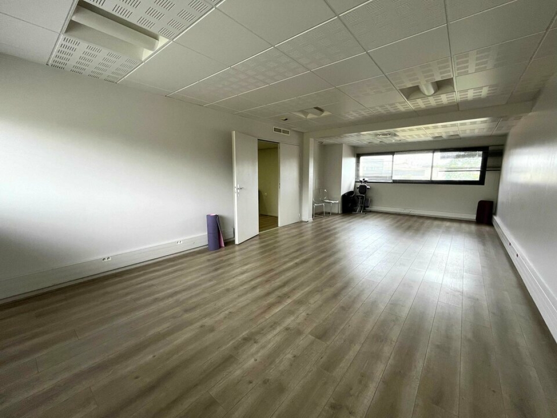 Photo 2 – location bureaux	MOUANS SARTOUX (06370)
