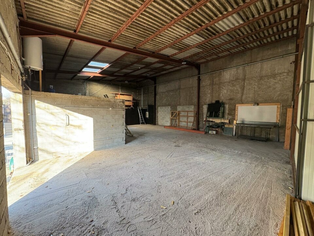 Photo 1 – location Entrepôts / activités	GRASSE (06130)