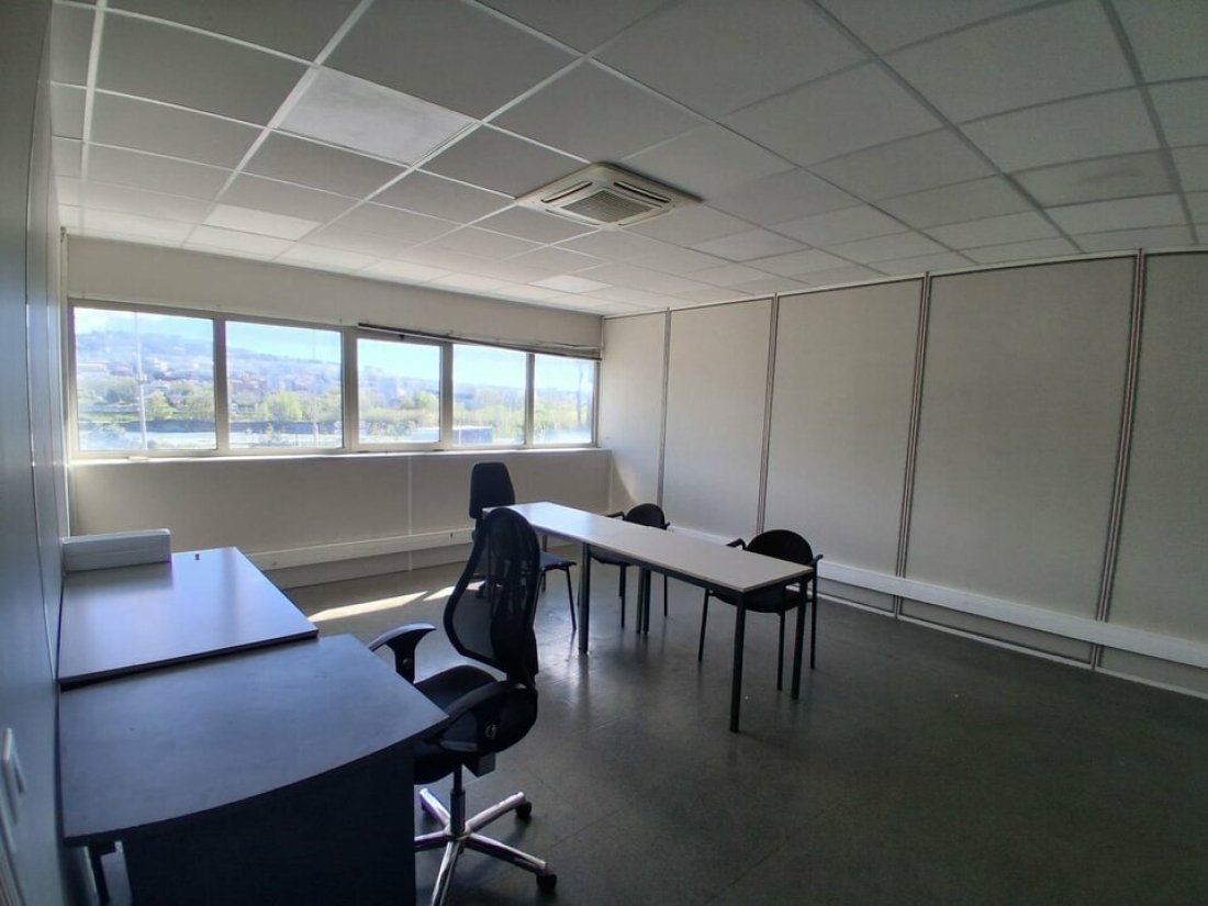 Photo 10 – location Entrepôts / activités	SAINT LAURENT DU VAR (06700)