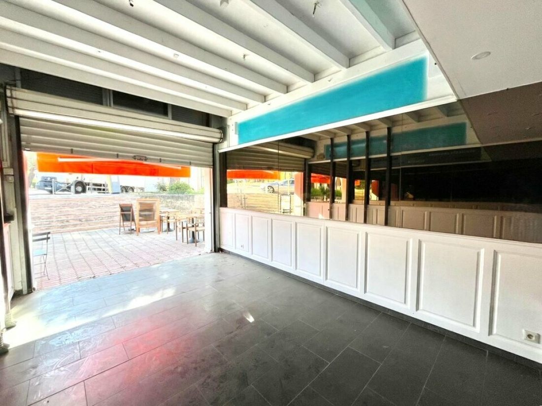 Photo 2 – location Locaux commerciaux	SAINT RAPHAEL (83700)