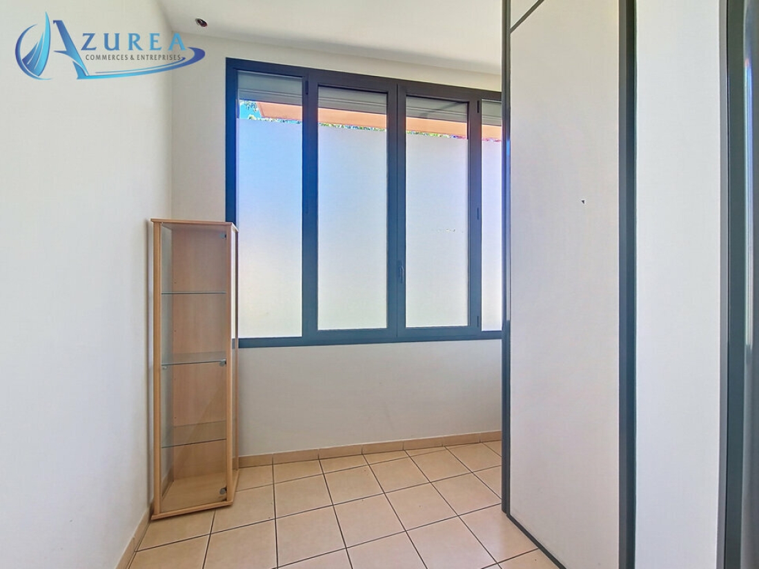 Photo 3 – location Locaux commerciaux	SAINT LAURENT DU VAR (06700)
