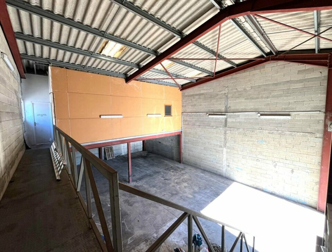 Photo 4 – location Entrepôts / activités	SAINT RAPHAEL (83700)