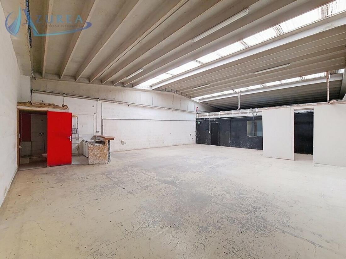 Photo 1 – location Entrepôts / activités	CARROS (06510)
