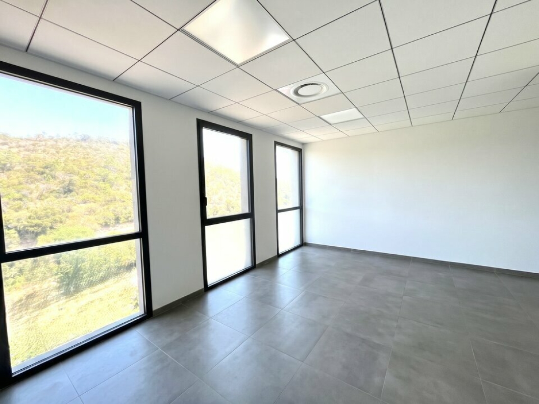 Photo 2 – location bureaux	SAINT RAPHAEL (83700)