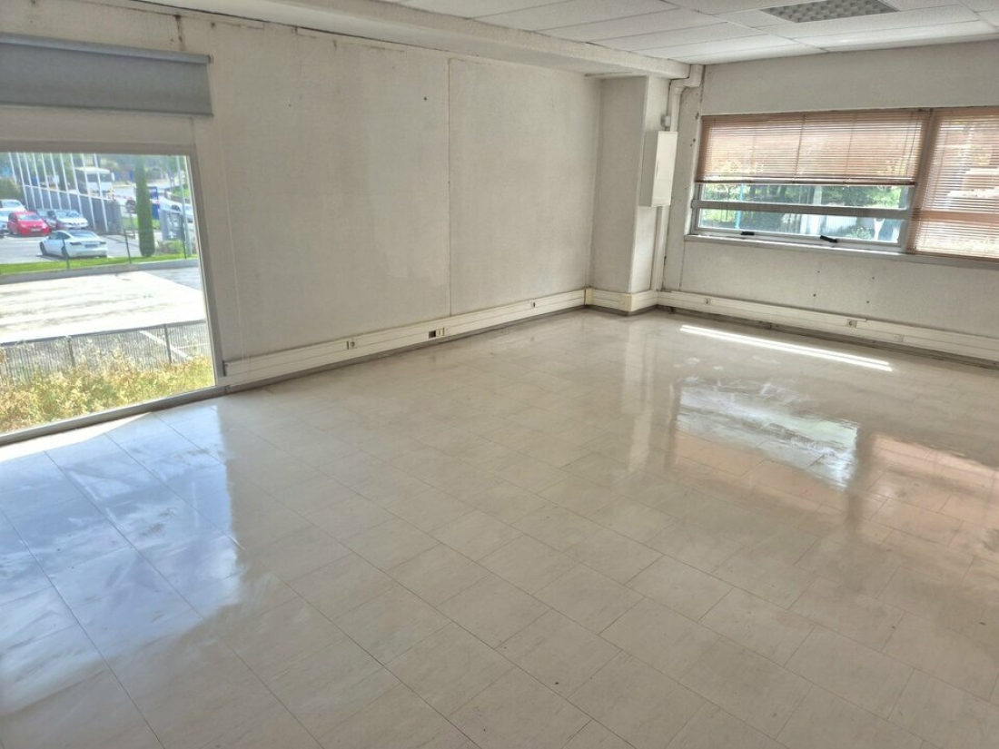 Photo 1 – location bureaux	CARROS (06510)