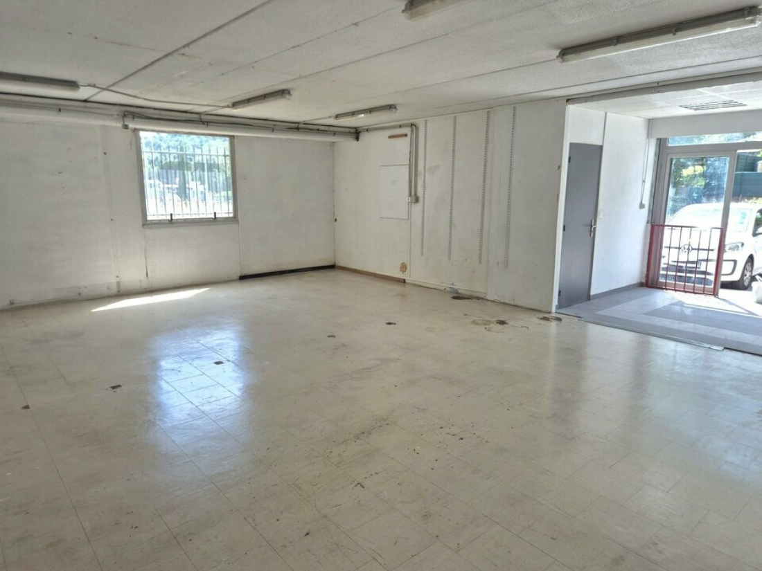 Photo 1 – location Entrepôts / activités	CARROS (06510)