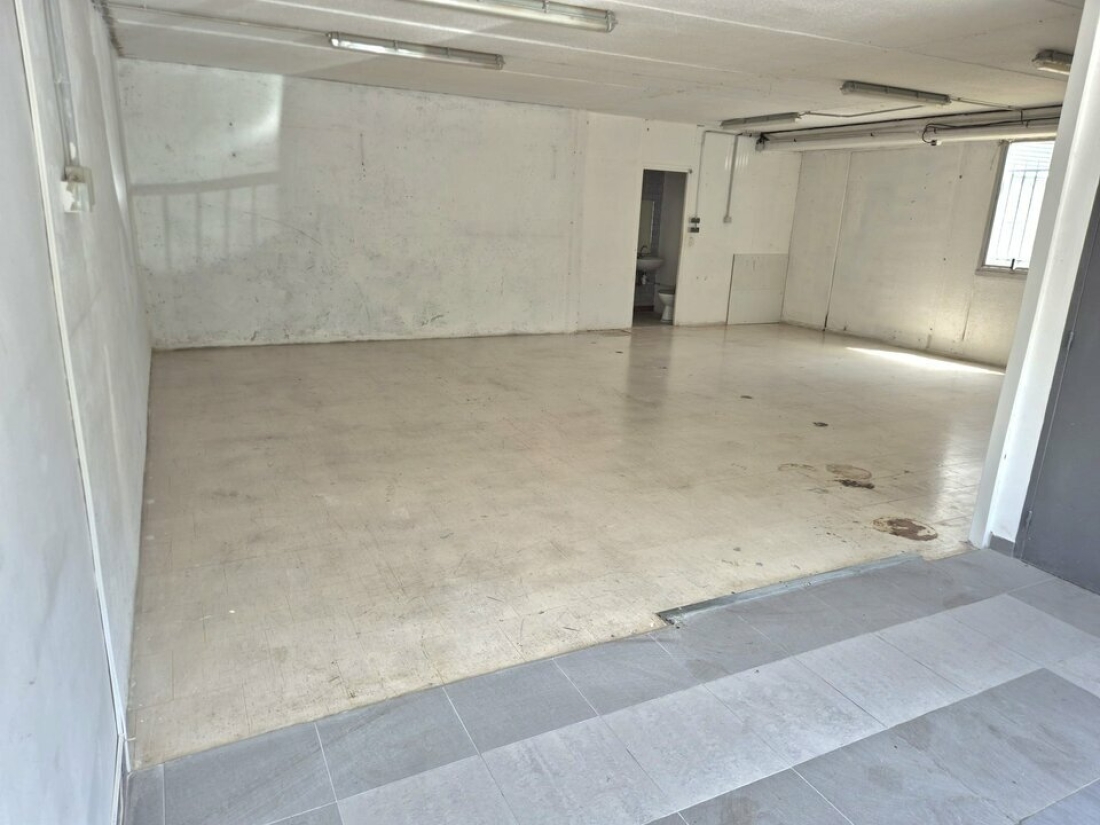 Photo 3 – location Entrepôts / activités	CARROS (06510)