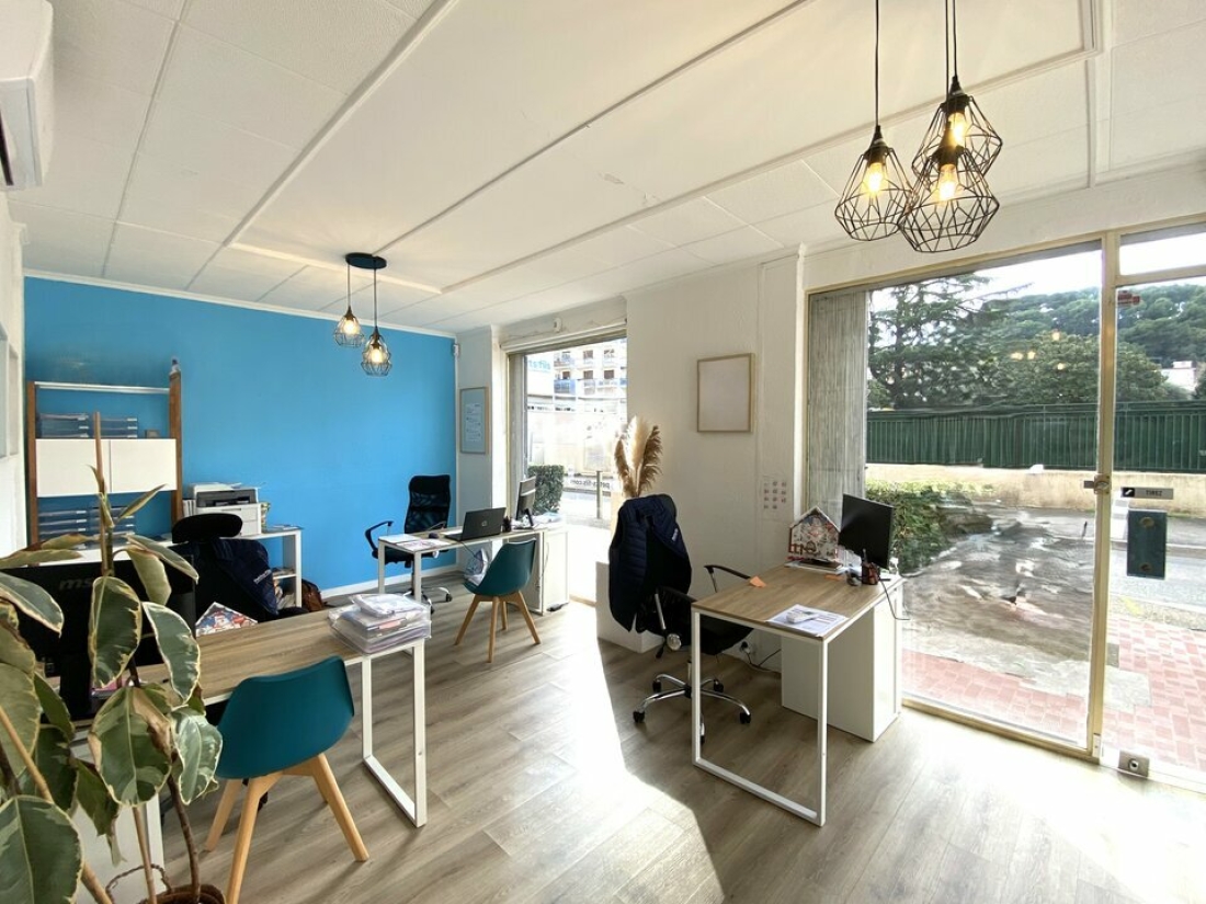 Photo 1 – location bureaux	SAINT LAURENT DU VAR (06700)